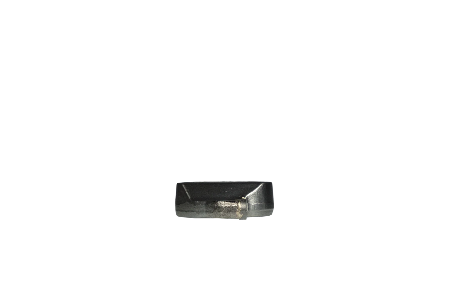 Outil HRT® compatible avec les dessoucheuses Rayco, FSI, Carlton et Vermeer. Outil droit avec trous de fixation.